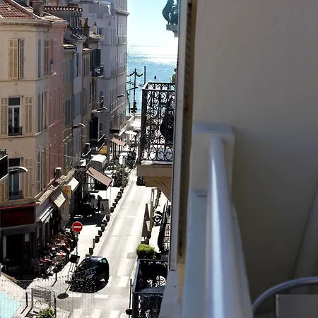 Le Florian Hotel 2*